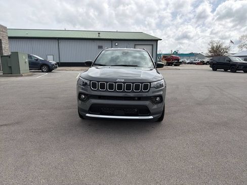 Used 2024 Jeep Compass Limited AWD/4WD image 2