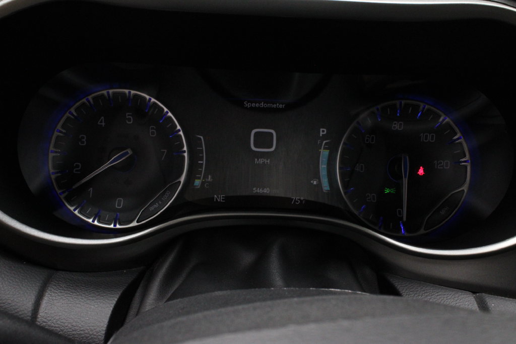 Used 2024 Chrysler Pacifica Touring-L FWD image 28