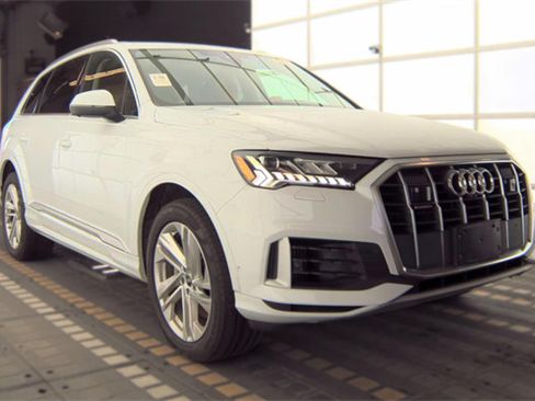 Used 2023 Audi Q7 3.0T Premium Plus w/ Premium Plus Package AWD/4WD image 5