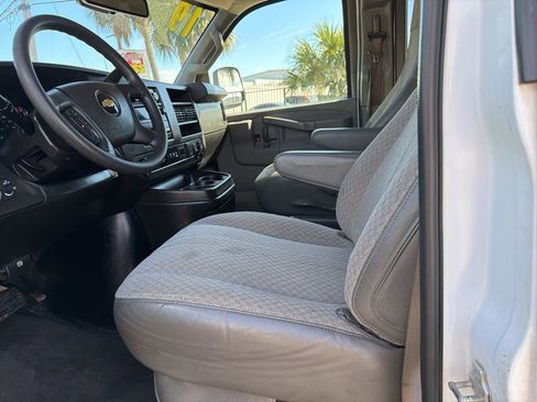 Used 2019 Chevrolet Express 3500 LT w/ LT Preferred Equipment Group image 7
