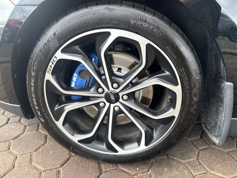 Used 2018 Ford Taurus SHO AWD/4WD image 12
