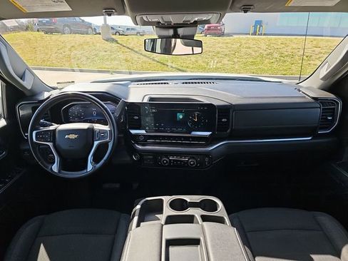 Used 2024 Chevrolet Silverado 1500 LT w/ Z71 Off-Road Package image 20