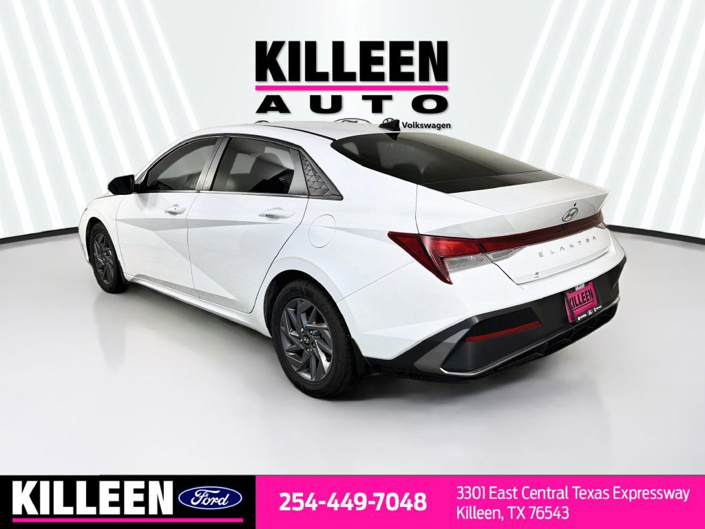 Used 2024 Hyundai Elantra SEL FWD image 7