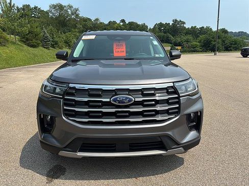 Certified 2025 Ford Explorer Active w/ Active Comfort Package AWD/4WD image 7