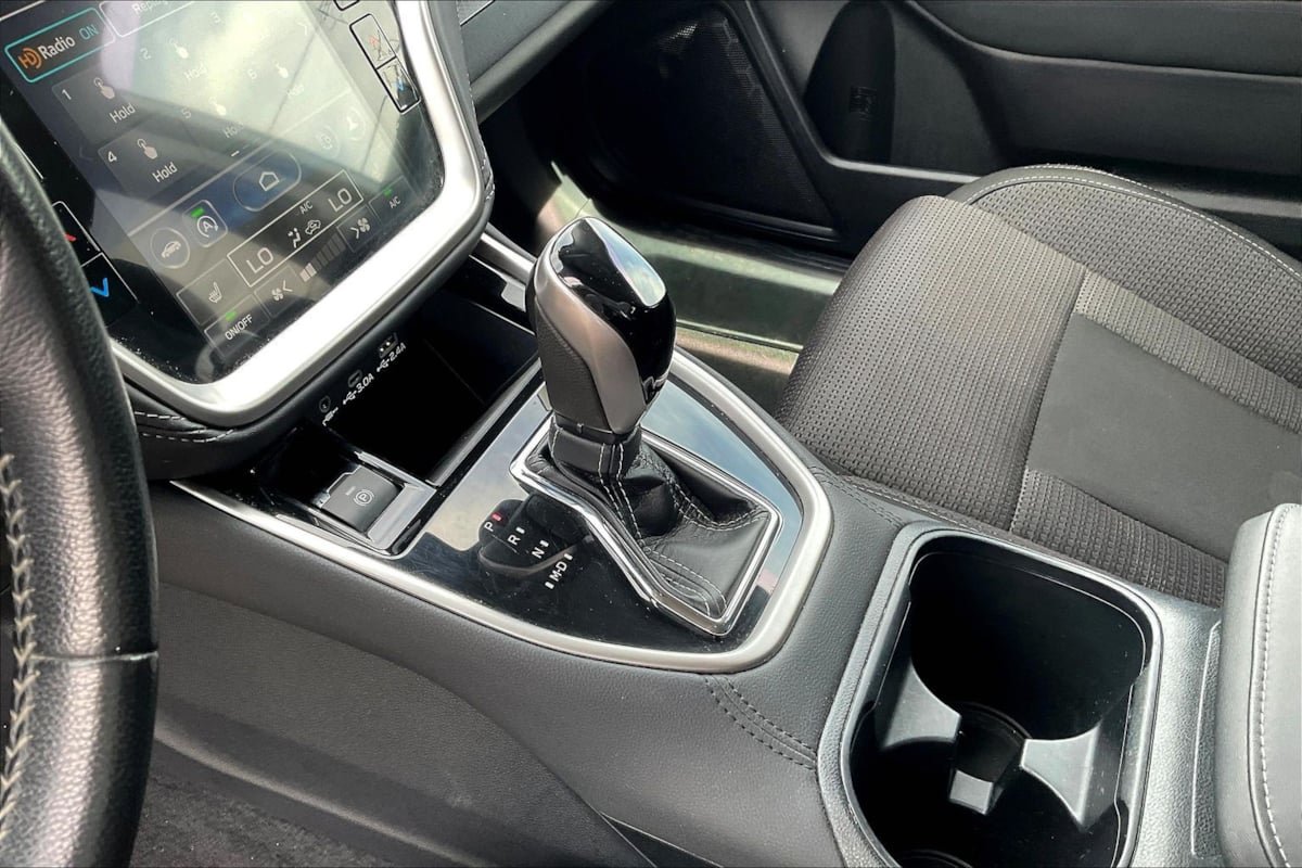 Used 2024 Subaru Outback Premium AWD/4WD image 15