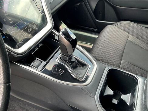 Used 2024 Subaru Outback Premium AWD/4WD image 15