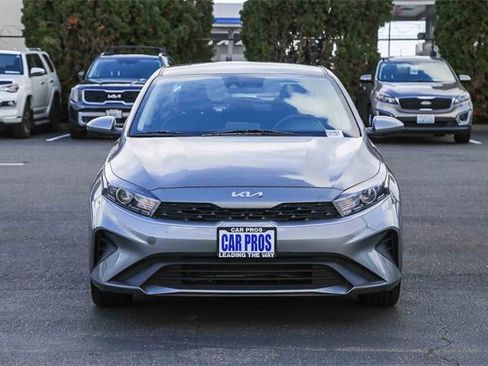 Used 2022 Kia Forte LXS image 3