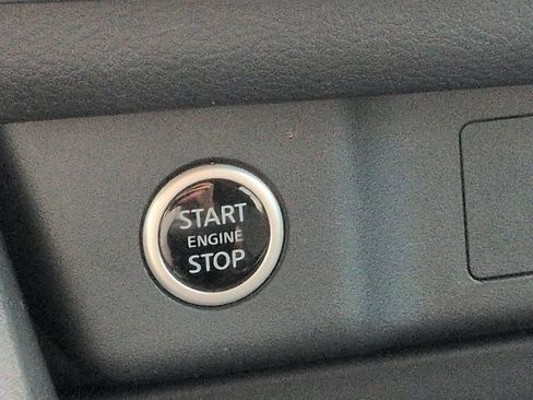 Used 2022 Nissan Rogue SV FWD image 26