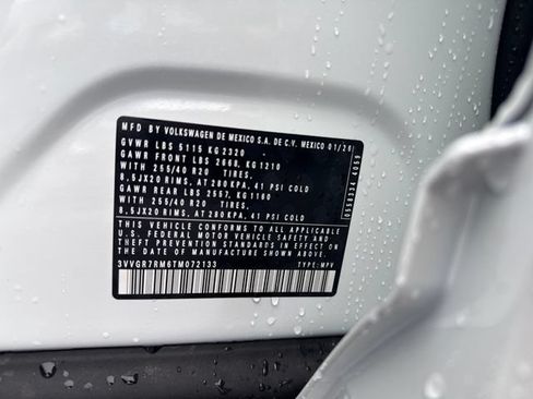 New 2026 Volkswagen Tiguan SE R-Line AWD/4WD image 18