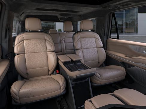 New 2026 Lincoln Navigator L Black Label AWD/4WD image 11