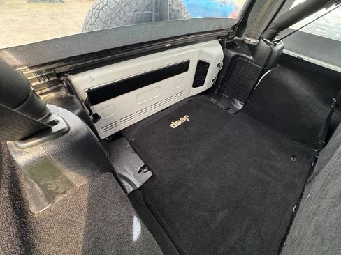 Used 2014 Jeep Wrangler Unlimited Sport AWD/4WD image 21