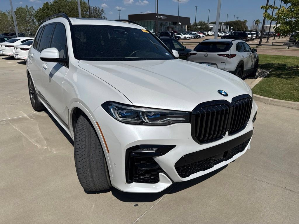 Used 2022 BMW X7 M50i w/ Dynamic Handling Package AWD/4WD image 3