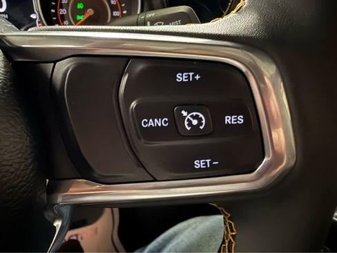 Used 2023 Jeep Gladiator Overland image 13