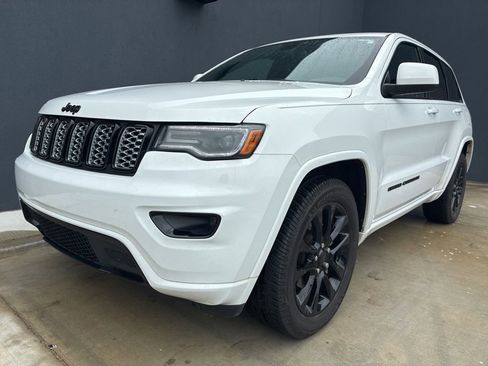 Used 2020 Jeep Grand Cherokee Altitude AWD/4WD image 1