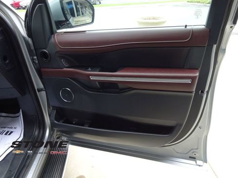 Used 2022 Ford Expedition Limited AWD/4WD image 31