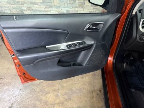 Used 2013 Dodge Journey SXT w/ Popular Equipment Group FWD image 8