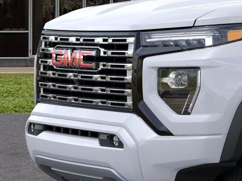 New 2026 GMC Canyon Denali AWD/4WD image 13