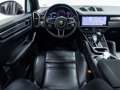 Used 2020 Porsche Cayenne AWD/4WD image 3
