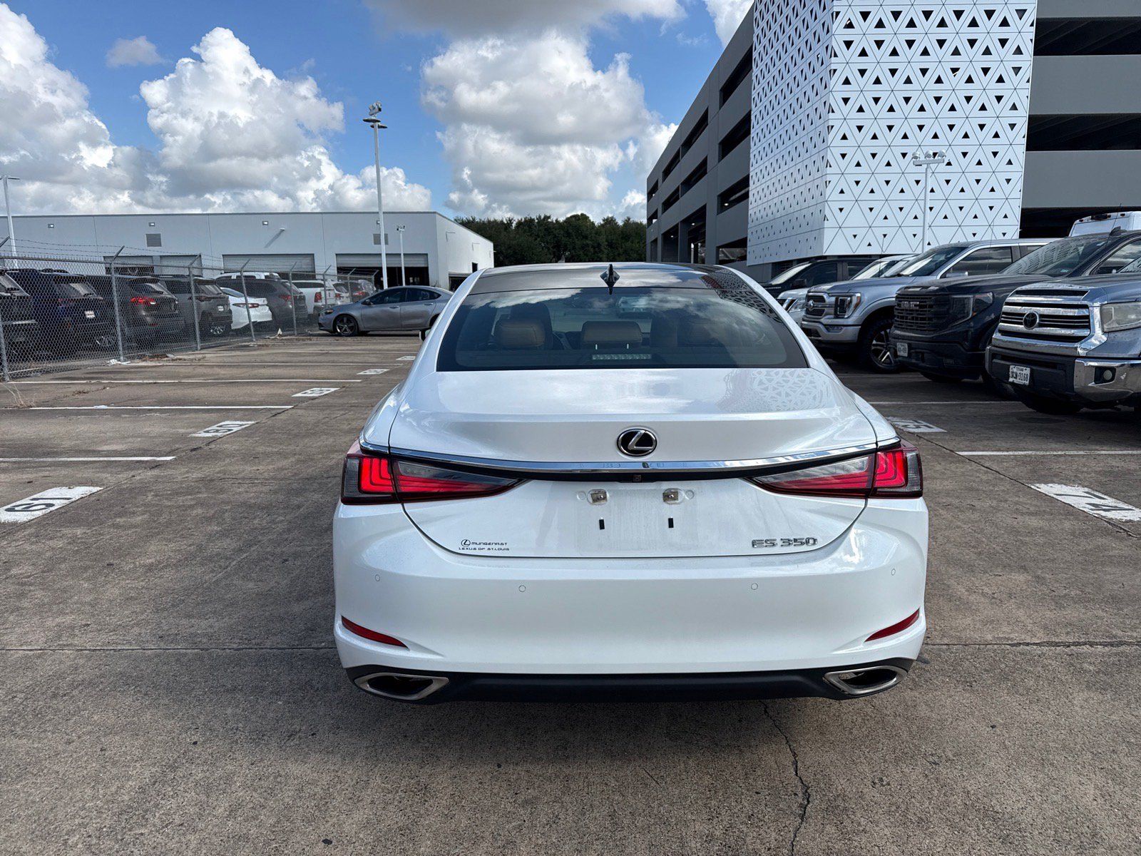 Used 2019 Lexus ES 350 w/ Accessory Package FWD image 7