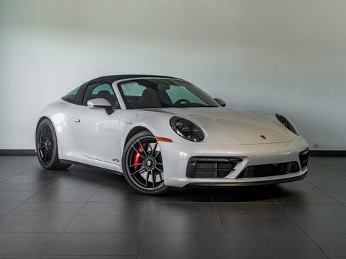 Certified 2024 Porsche 911 Targa 4 GTS image 9