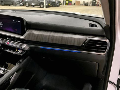 Used 2024 Kia Telluride SX Prestige image 15