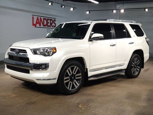 Used 2021 Toyota 4Runner Limited RWD image 3