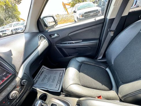 Used 2019 Dodge Journey Crossroad w/ Navigation Group image 18