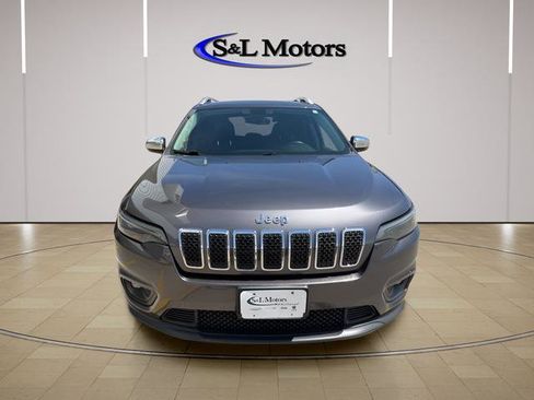 Used 2019 Jeep Cherokee Latitude Plus w/ Comfort/Convenience Group AWD/4WD image 2