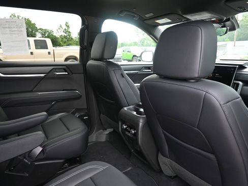 Used 2026 GMC Acadia Elevation w/ Elevation Premium Package FWD image 35