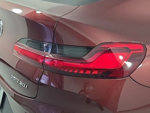 Certified 2022 BMW X4 xDrive30i w/ Premium Package image 8