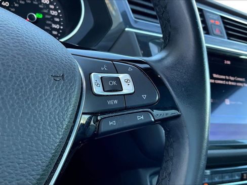 Used 2019 Volkswagen Tiguan SE w/ Panoramic Sunroof Package image 18