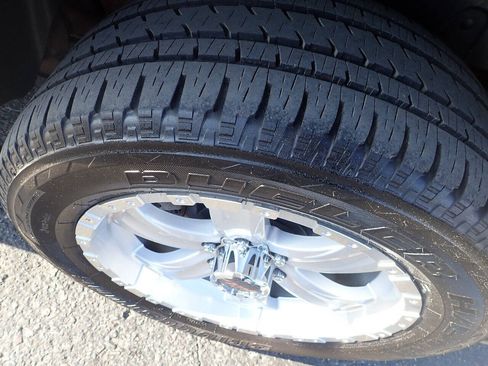 Used 2008 Chevrolet Suburban LT AWD/4WD image 11