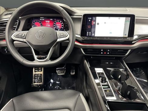 Used 2024 Volkswagen Atlas Peak Edition SEL image 5