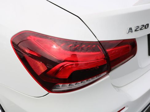 Used 2021 Mercedes-Benz A 220 image 11