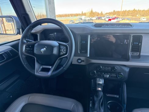 Used 2024 Ford Bronco Wildtrak image 18