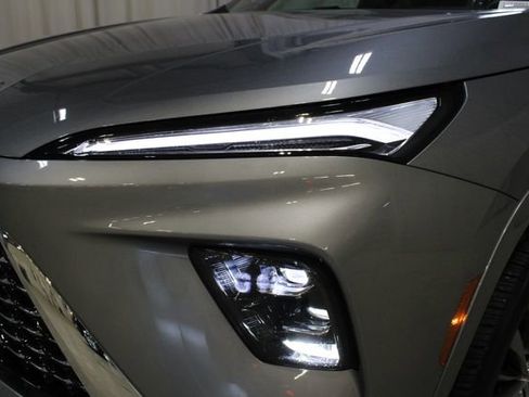 Used 2025 Buick Enclave Avenir w/ Trailering Package, 5000 lbs. image 35