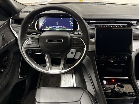 New 2025 Jeep Grand Cherokee Limited 4xe image 18