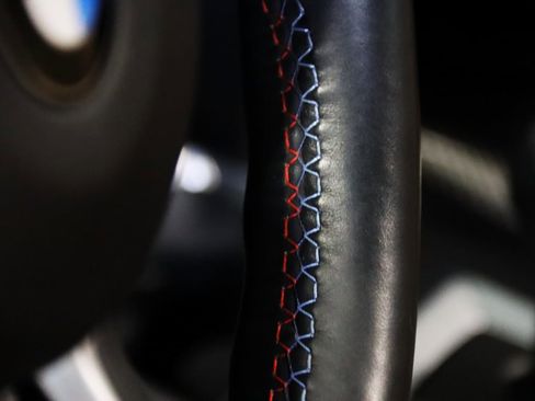 Used 2018 BMW M4 Convertible image 22