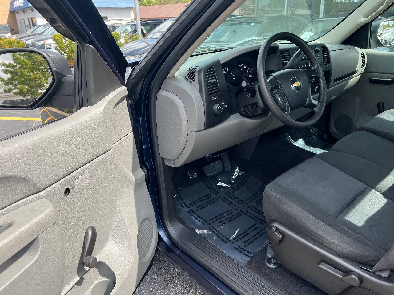 Used 2011 Chevrolet Silverado 1500 W/T RWD image 17