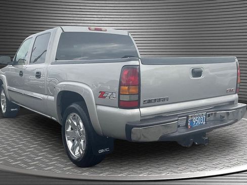 Used 2005 GMC Sierra 1500 SLT w/ Light Duty Power Package image 4
