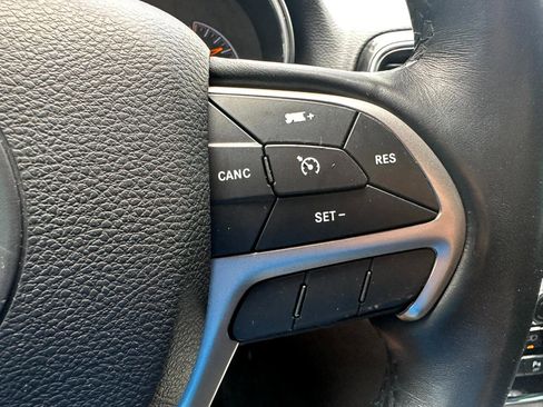 Used 2019 Jeep Grand Cherokee Limited image 33