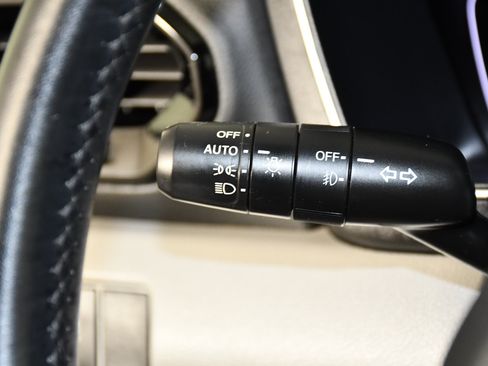 Used 2025 Honda Pilot Touring image 23