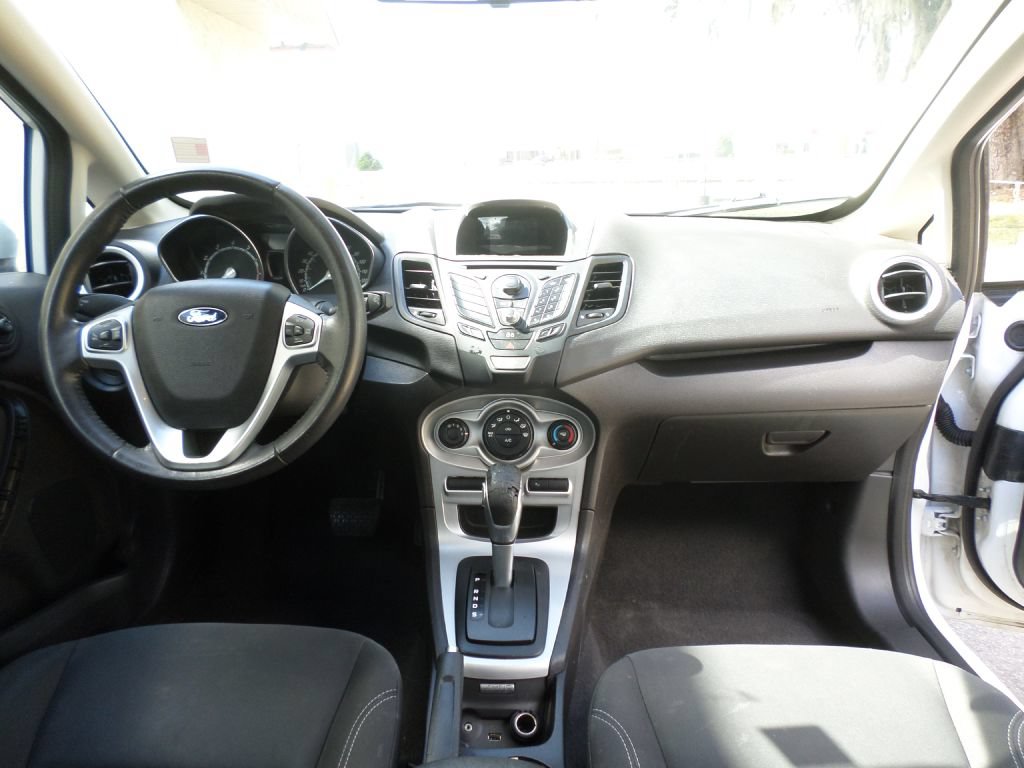 Used 2014 Ford Fiesta SE FWD image 20