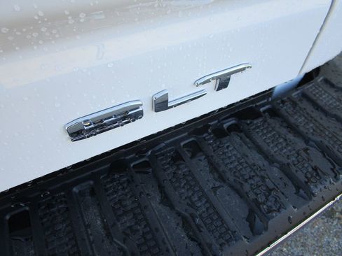 New 2026 GMC Sierra 2500 SLT w/ SLT Premium Package AWD/4WD image 18