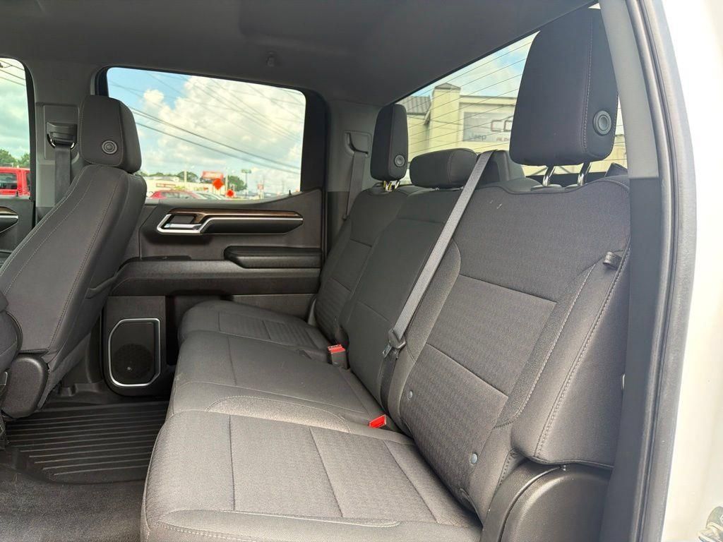 Used 2022 Chevrolet Silverado 1500 LT AWD/4WD image 16