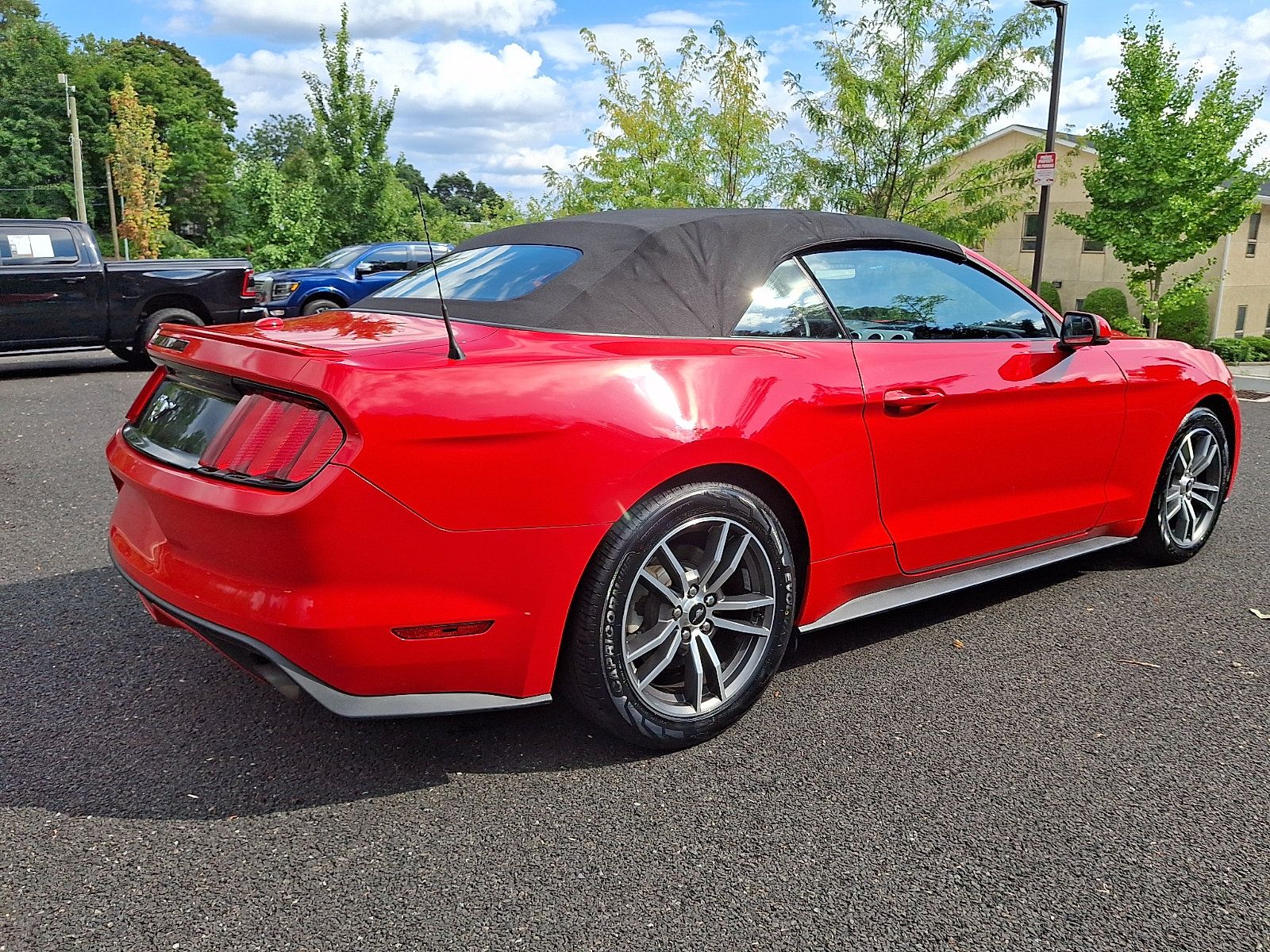 Used 2016 Ford Mustang Premium RWD image 8