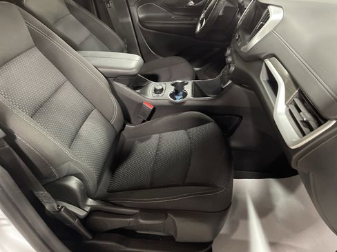 Used 2023 GMC Terrain SLE w/ Driver Convenience Package image 13