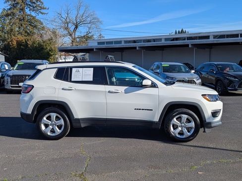 Used 2017 Jeep Compass Latitude w/ Popular Equipment Group image 6
