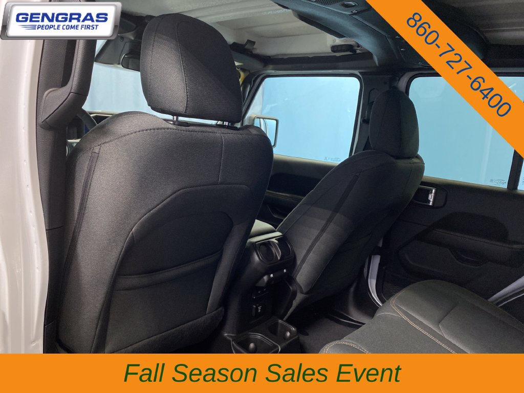 Used 2026 Jeep Wrangler Unlimited Sahara AWD/4WD image 26