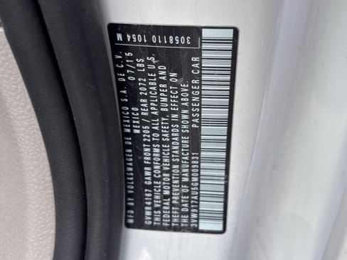 Used 2016 Volkswagen Golf 2-Door FWD image 13